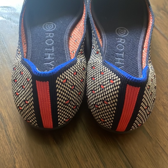 Rothy’s The Point Flat in Coral Dot size 7 - Picture 2 of 8